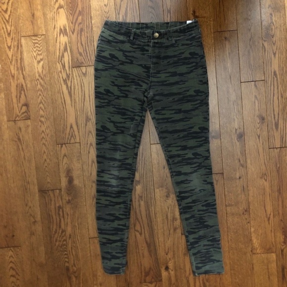 3/$15 - Camo Jeggings size 16 *read - Picture 1 of 5